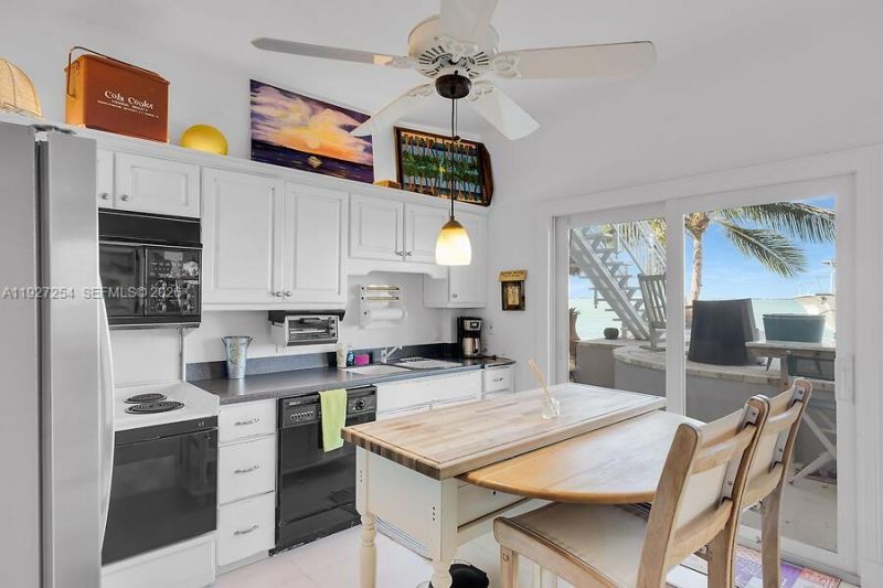 166 Bayview Drive, Islamorada, FL 33036 Photo