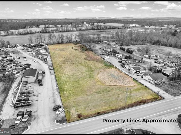 3392 CARLISLE PIKE, NEW OXFORD, PA 17350