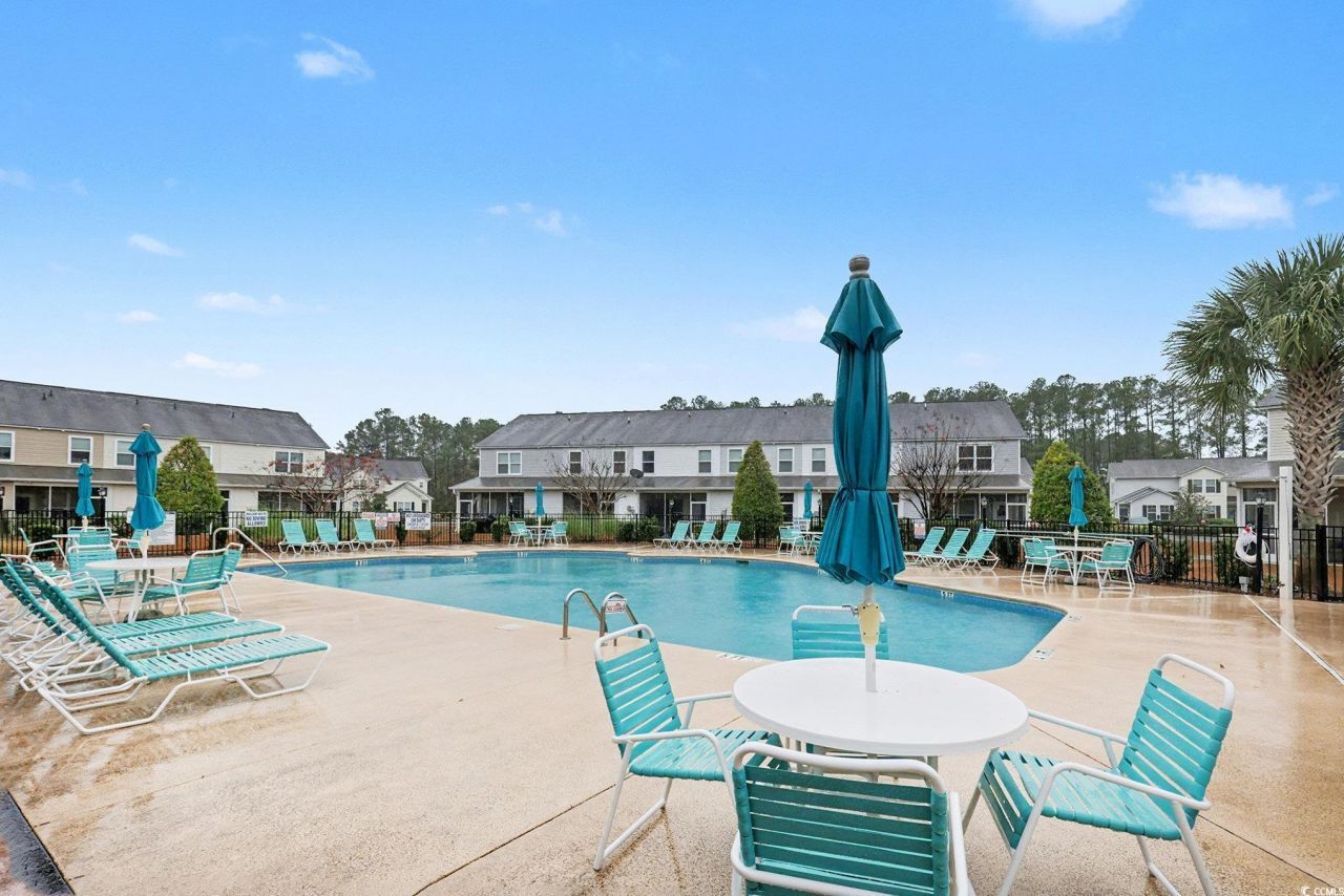 208 Castle Dr. Photo 28