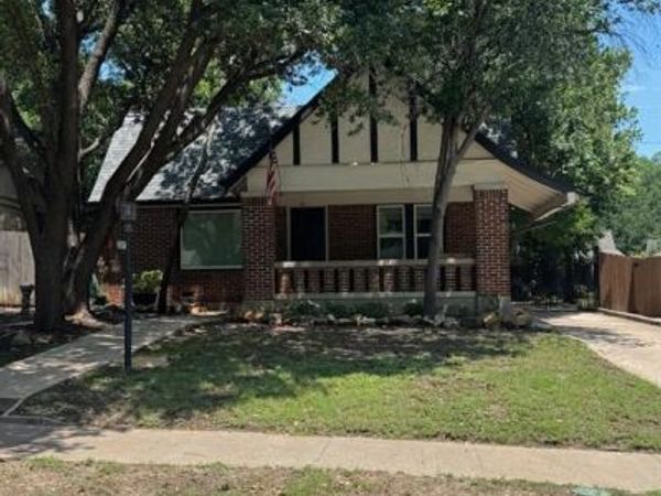 3400 E Belknap Street, Fort Worth, TX 76111