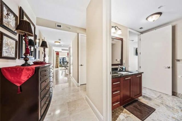 2401 N Ocean Boulevard, Unit 500, Fort Lauderdale, FL 33305 Photo