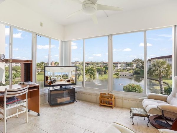 3500 NW 48th Avenue, Unit 513, Lauderdale Lakes, FL 33319