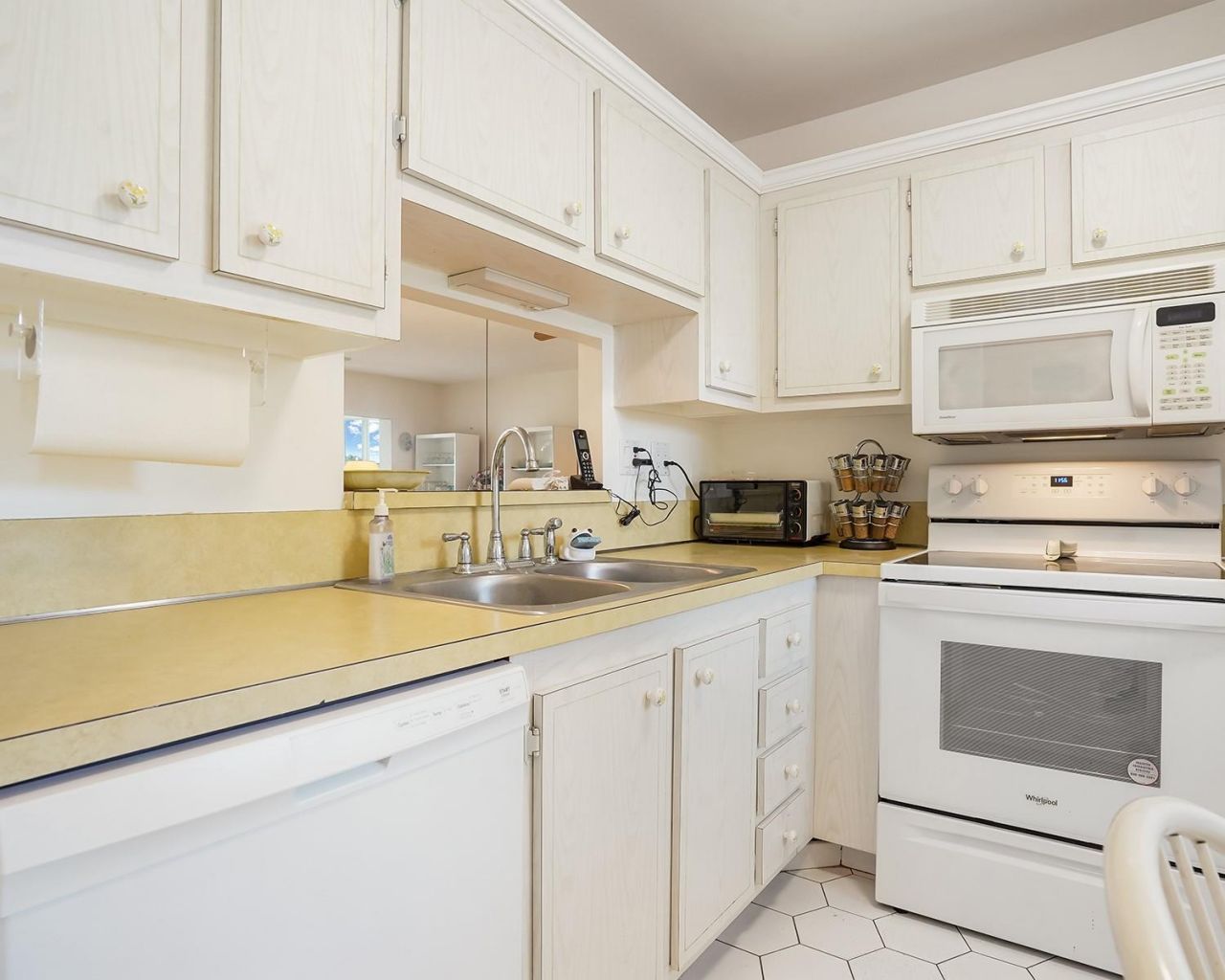 3500 NW 48th Avenue, Unit 513, Lauderdale Lakes, FL 33319 Photo