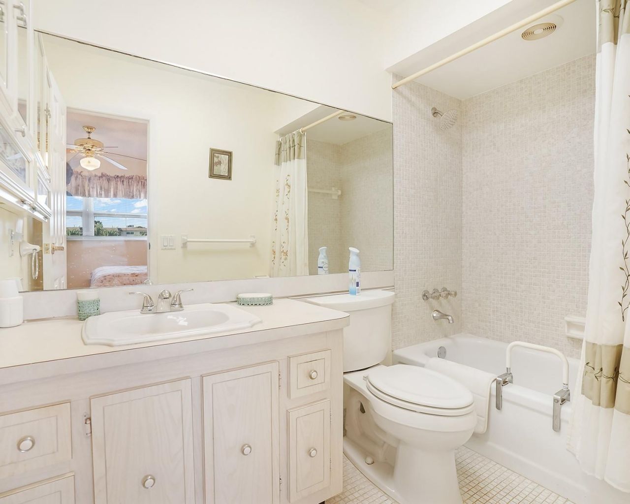 3500 NW 48th Avenue, Unit 513, Lauderdale Lakes, FL 33319 Photo