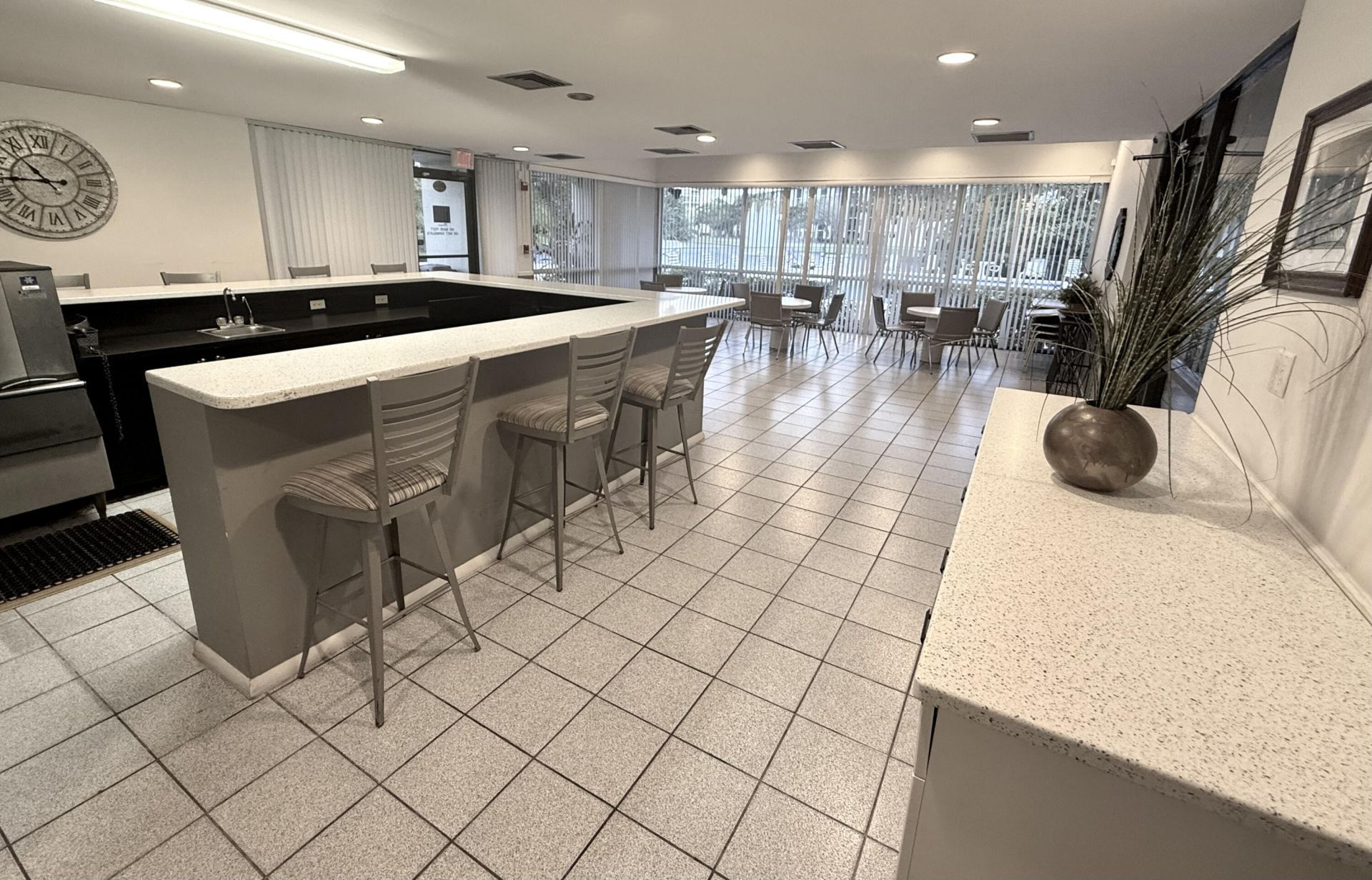 2202 S Cypress Bend Drive, Unit 101, Pompano Beach, FL 33069 Photo