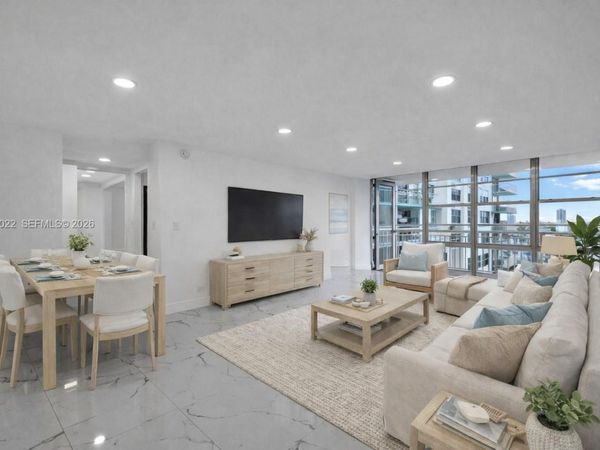 301 174th St, Unit 820, Sunny Isles Beach, FL 33160