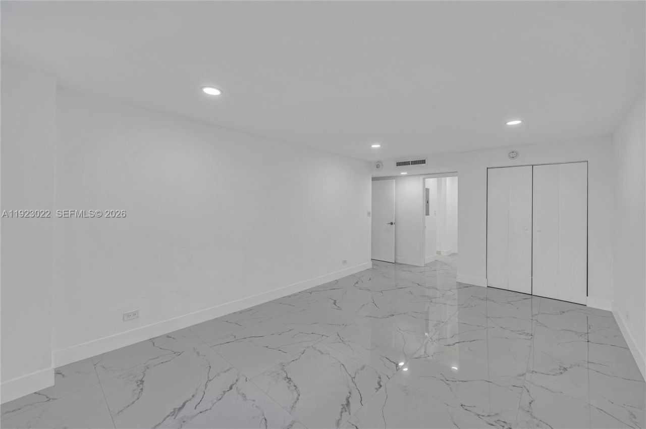 301 174th St, Unit 820, Sunny Isles Beach, FL 33160 Photo