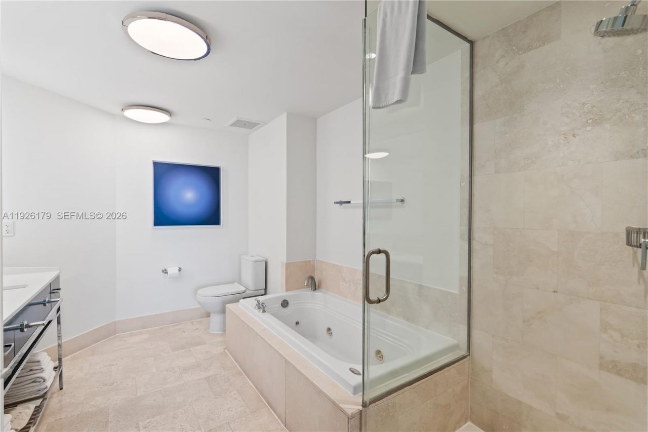 4401 Collins Ave, Unit 2517, Miami Beach, FL 33140 Photo
