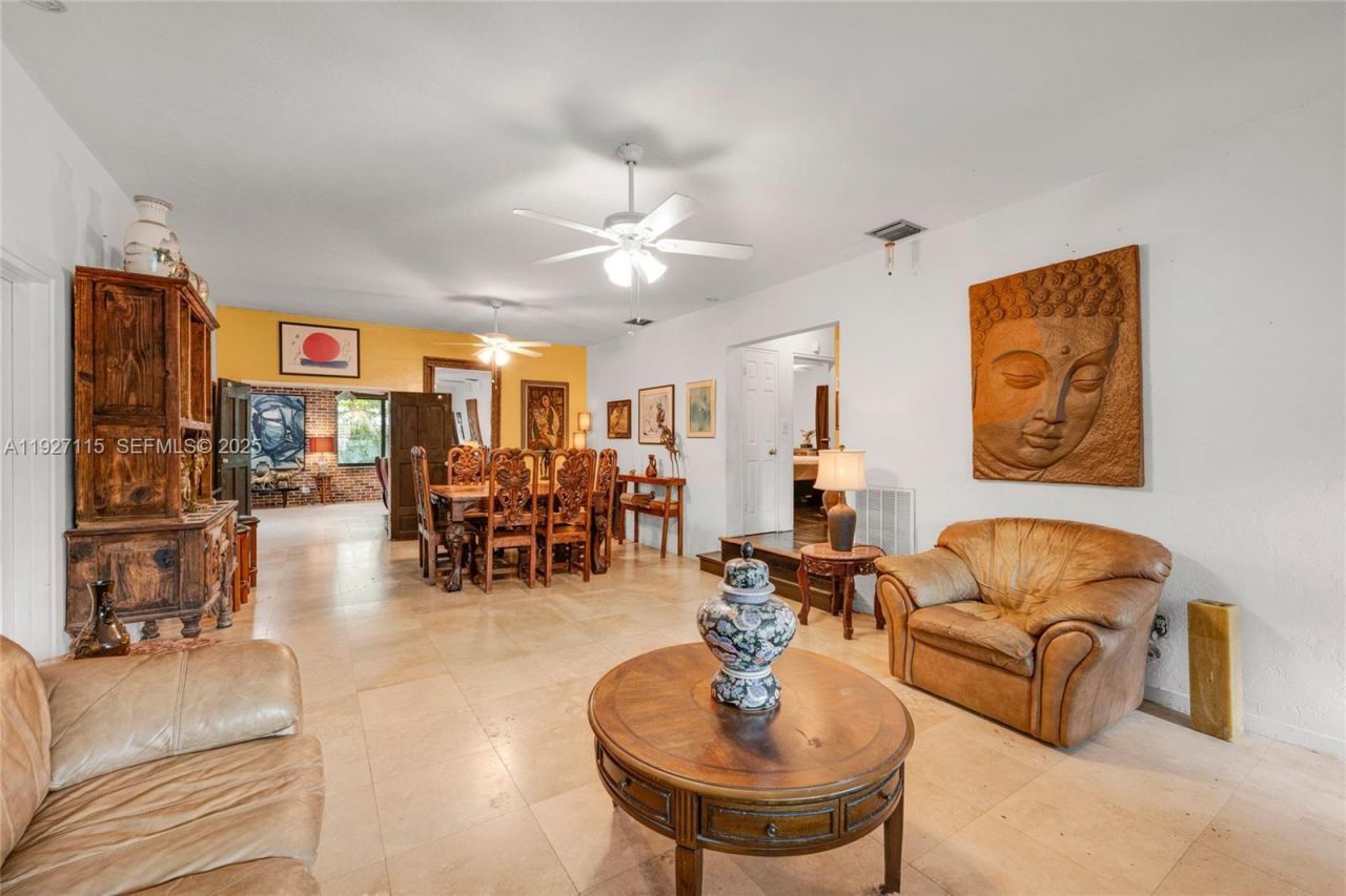 887 NE 145th St, North Miami, FL 33161 Photo