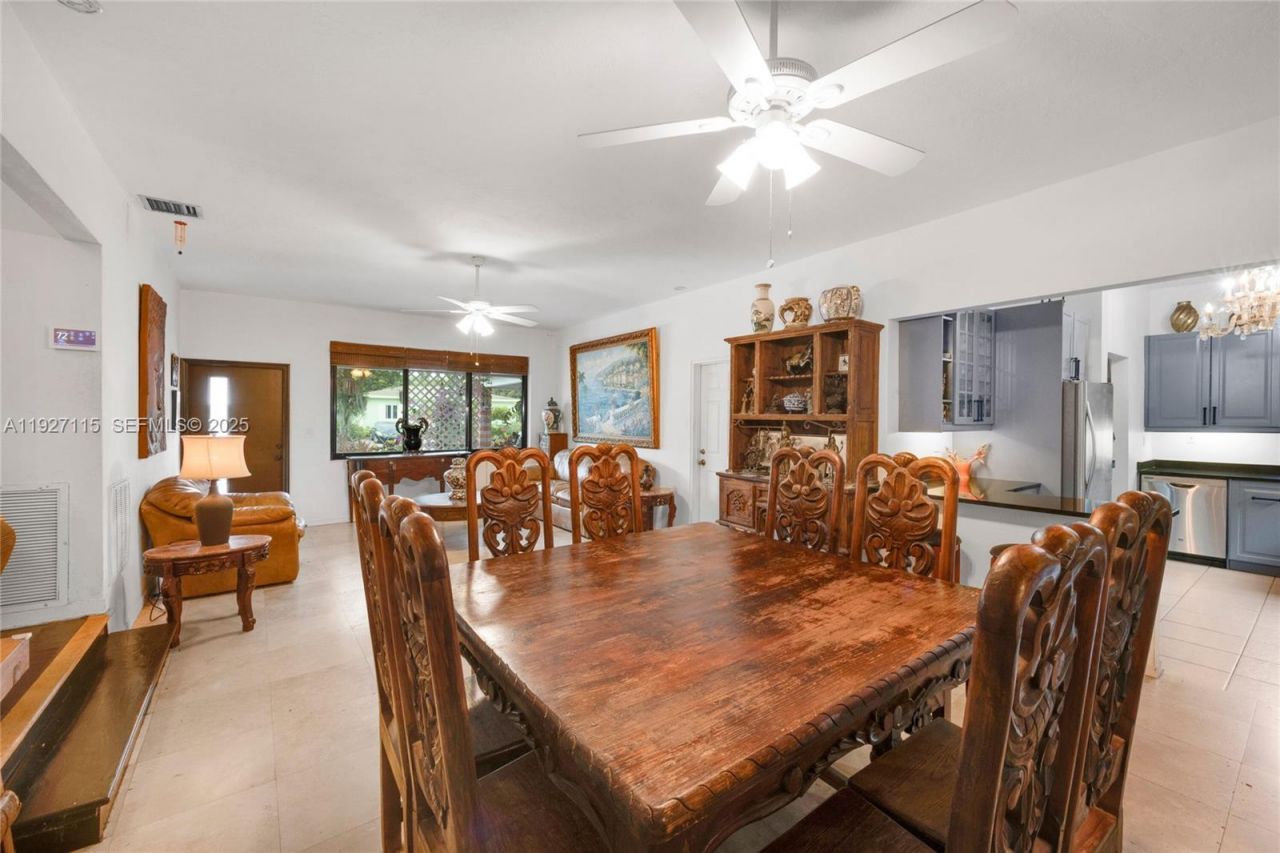 887 NE 145th St, North Miami, FL 33161 Photo