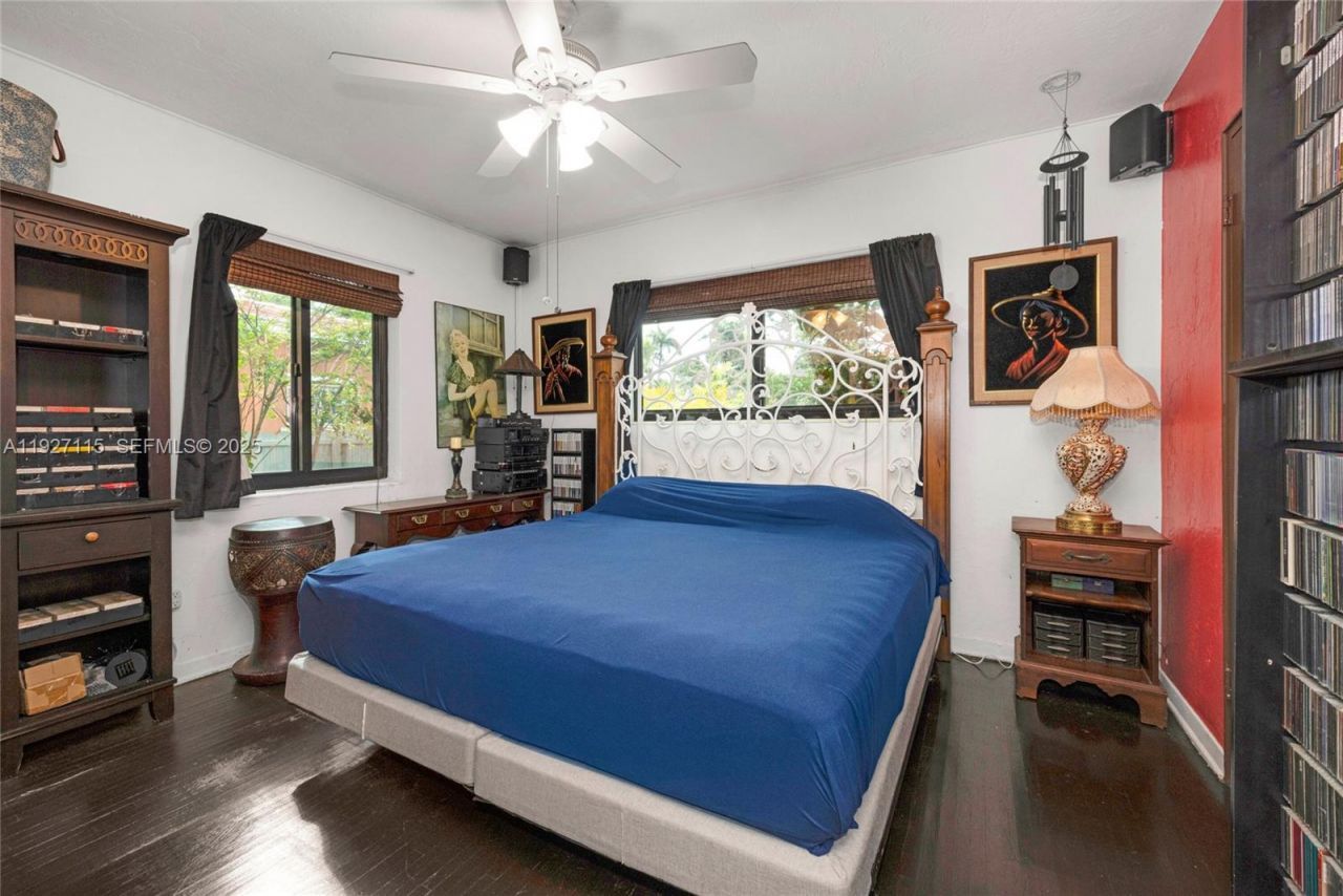 887 NE 145th St, North Miami, FL 33161 Photo