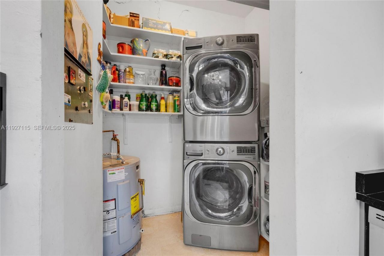 887 NE 145th St, North Miami, FL 33161 Photo