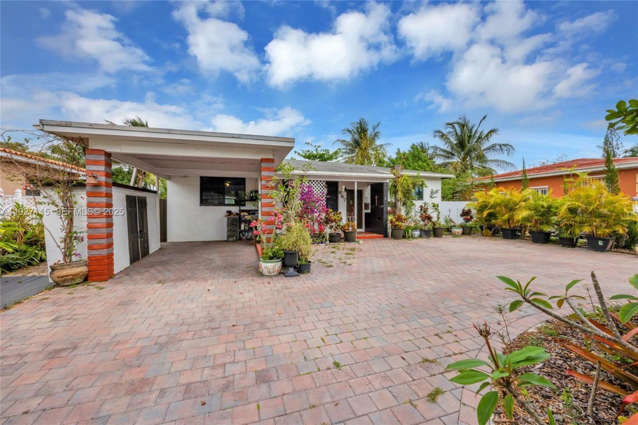 887 NE 145th St, North Miami, FL 33161 Photo