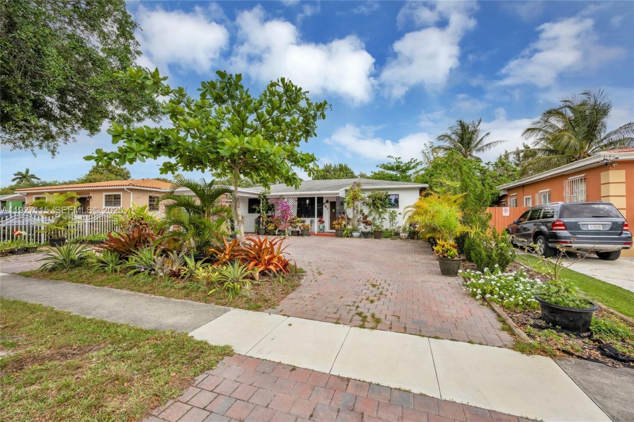 887 NE 145th St, North Miami, FL 33161 Photo