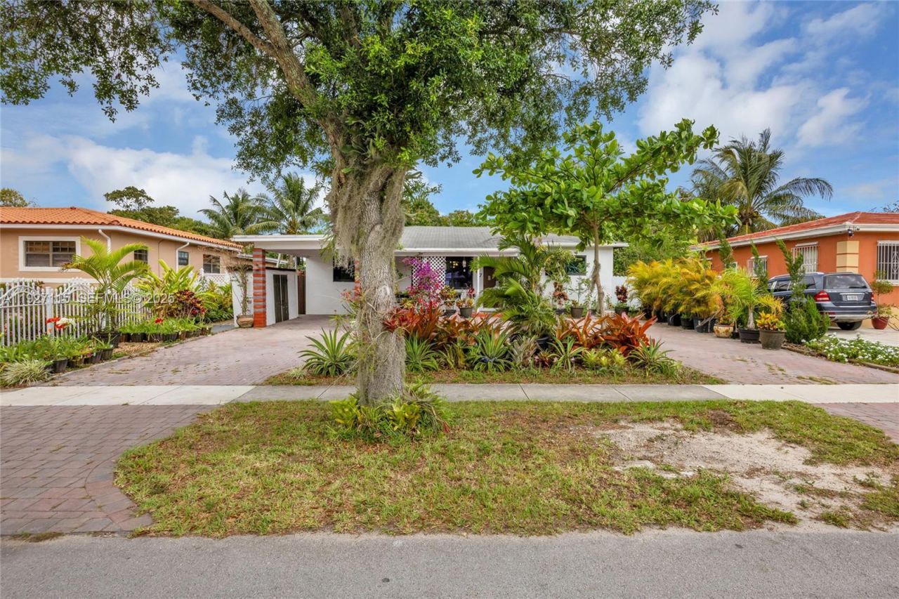 887 NE 145th St, North Miami, FL 33161 Photo