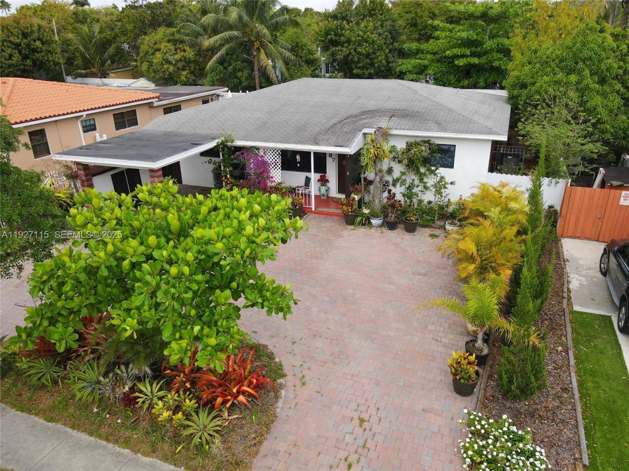 887 NE 145th St, North Miami, FL 33161 Photo