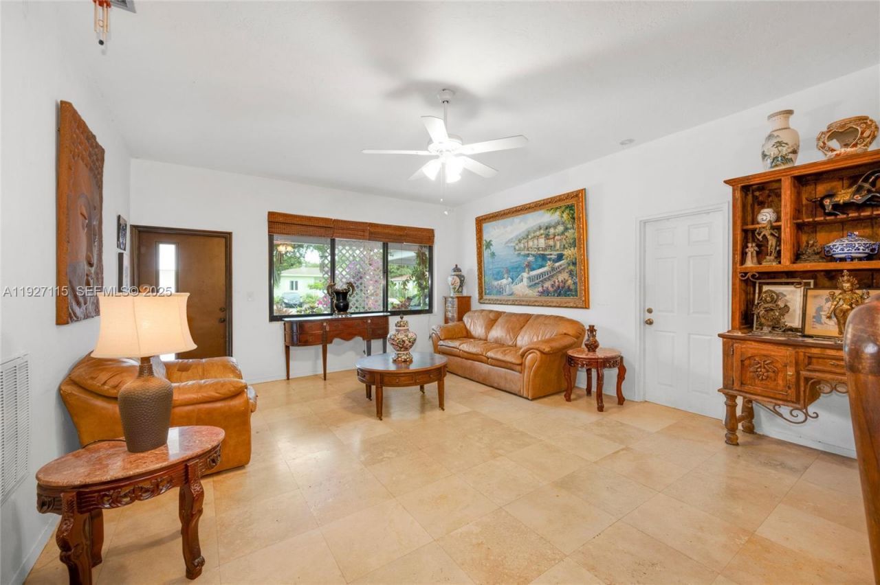 887 NE 145th St, North Miami, FL 33161 Photo