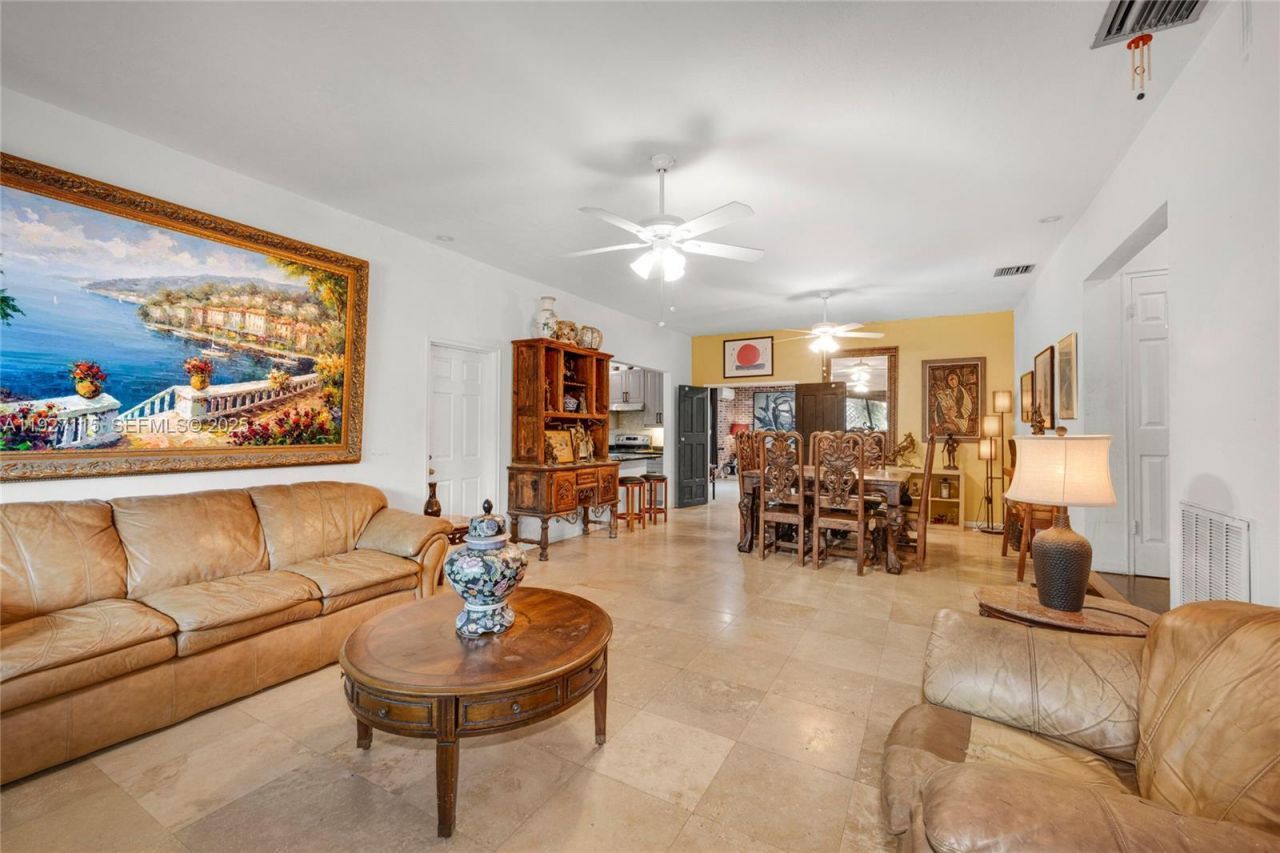 887 NE 145th St, North Miami, FL 33161 Photo