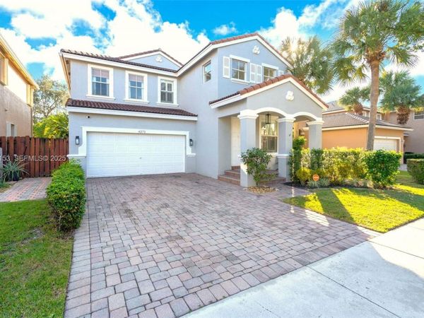 4272 N Magnolia Cir, Delray Beach, FL 33445