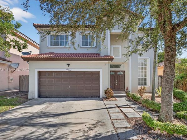9002 SW 214th Ln, Cutler Bay, FL 33189