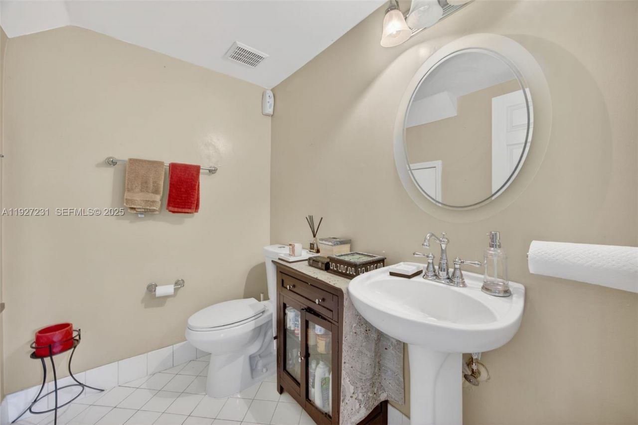 9002 SW 214th Ln, Cutler Bay, FL 33189 Photo