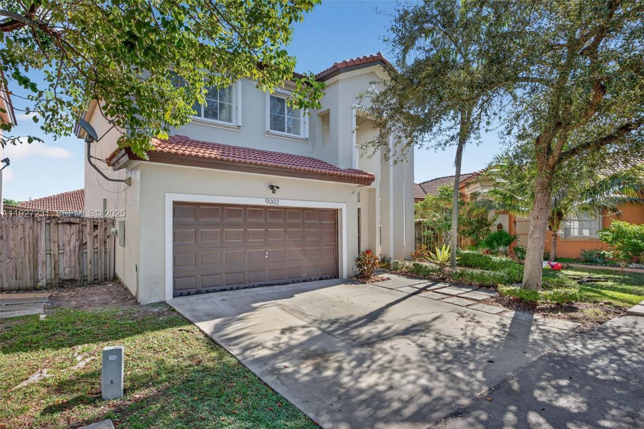 9002 SW 214th Ln, Cutler Bay, FL 33189 Photo