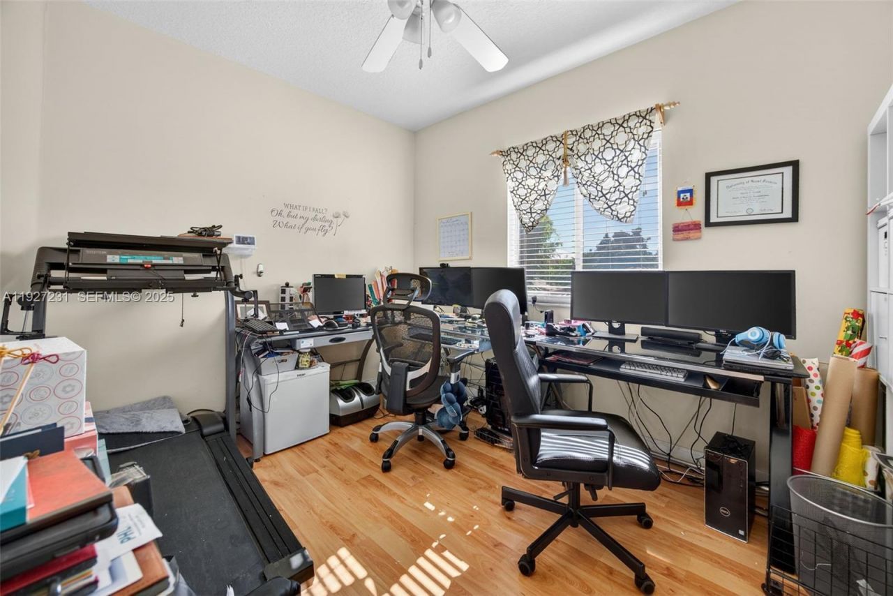 9002 SW 214th Ln, Cutler Bay, FL 33189 Photo