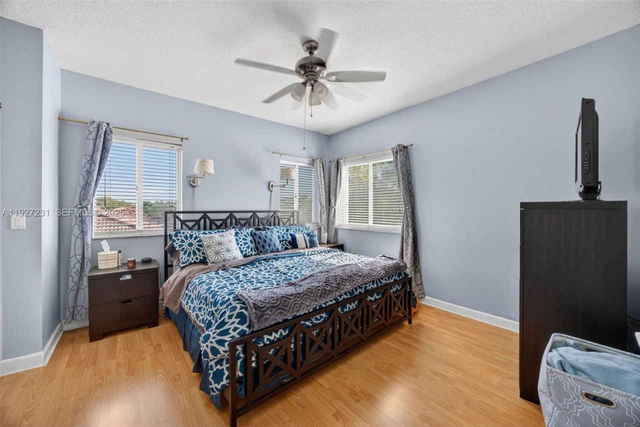 9002 SW 214th Ln, Cutler Bay, FL 33189 Photo