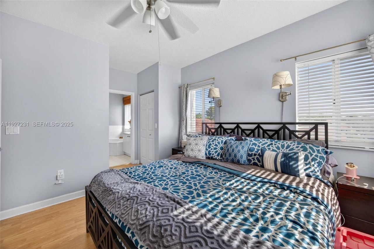 9002 SW 214th Ln, Cutler Bay, FL 33189 Photo