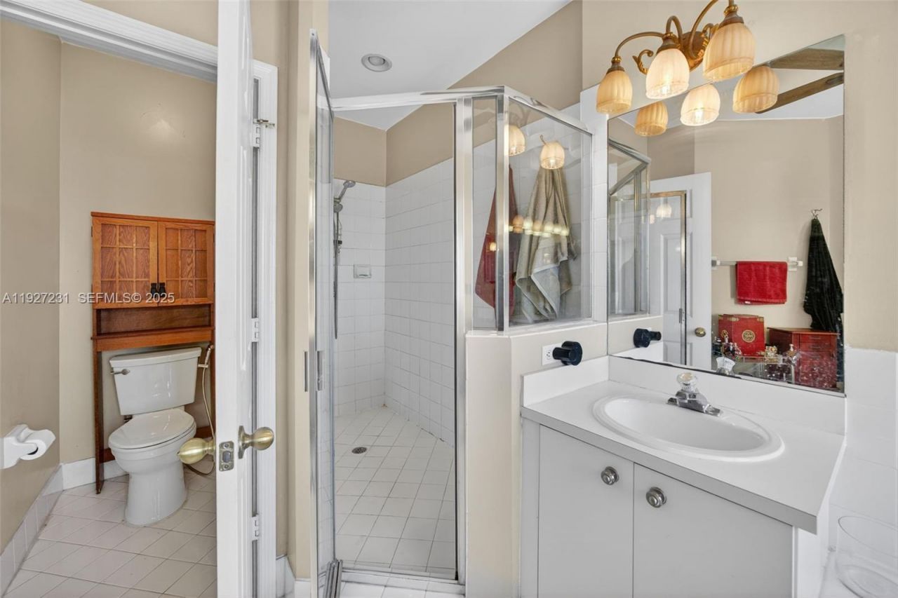 9002 SW 214th Ln, Cutler Bay, FL 33189 Photo