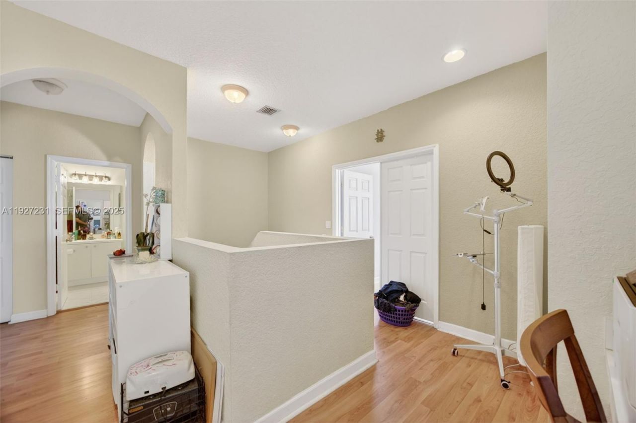 9002 SW 214th Ln, Cutler Bay, FL 33189 Photo