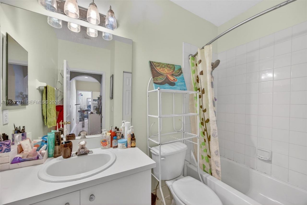 9002 SW 214th Ln, Cutler Bay, FL 33189 Photo