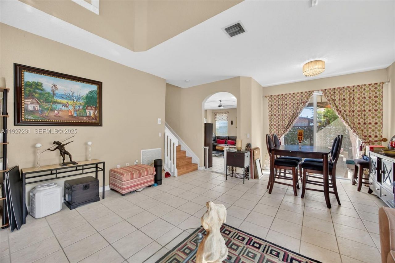 9002 SW 214th Ln, Cutler Bay, FL 33189 Photo