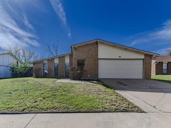 3510 Chamberland Drive, Arlington, TX 76014