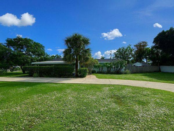 2530 Myrica Road, West Palm Beach, FL 33406