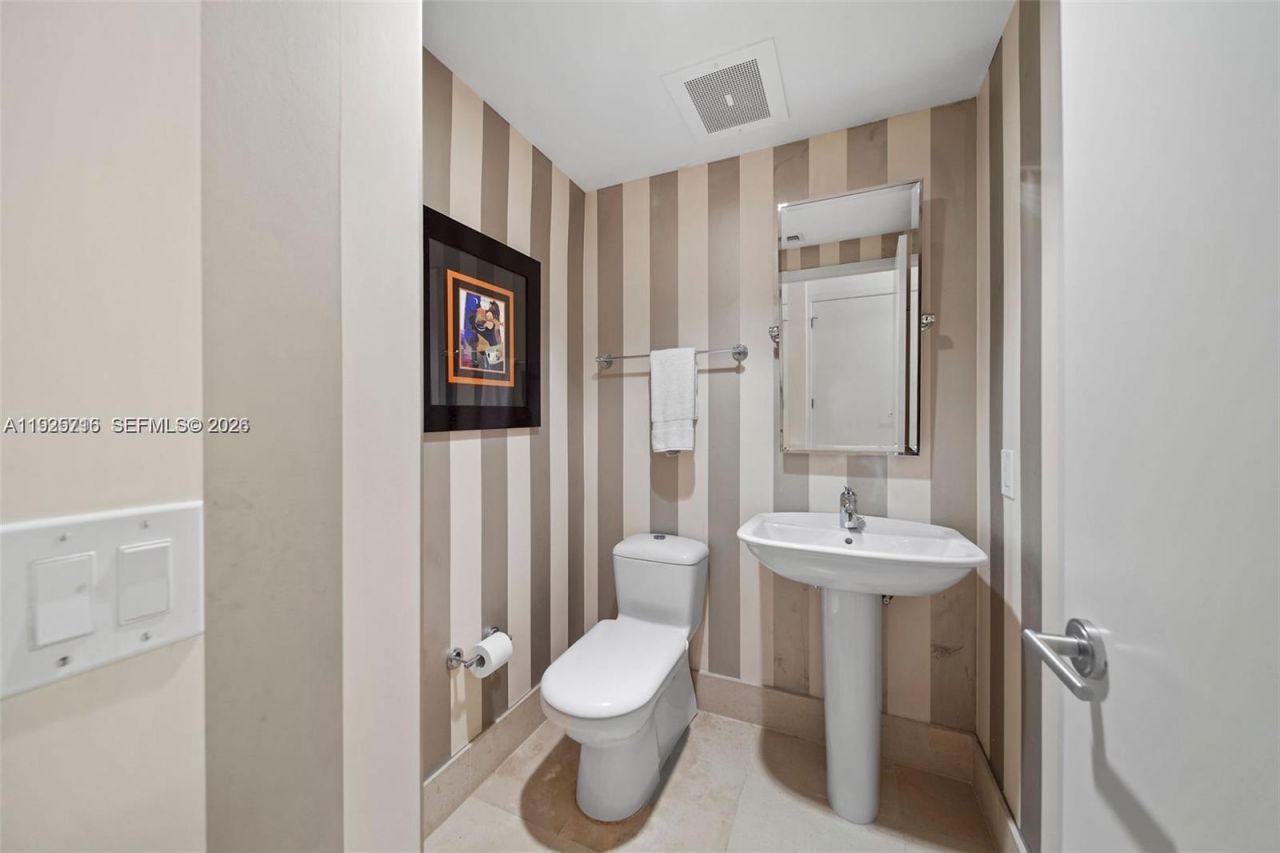 6899 Collins Ave, Unit 1801, Miami Beach, FL 33141 Photo