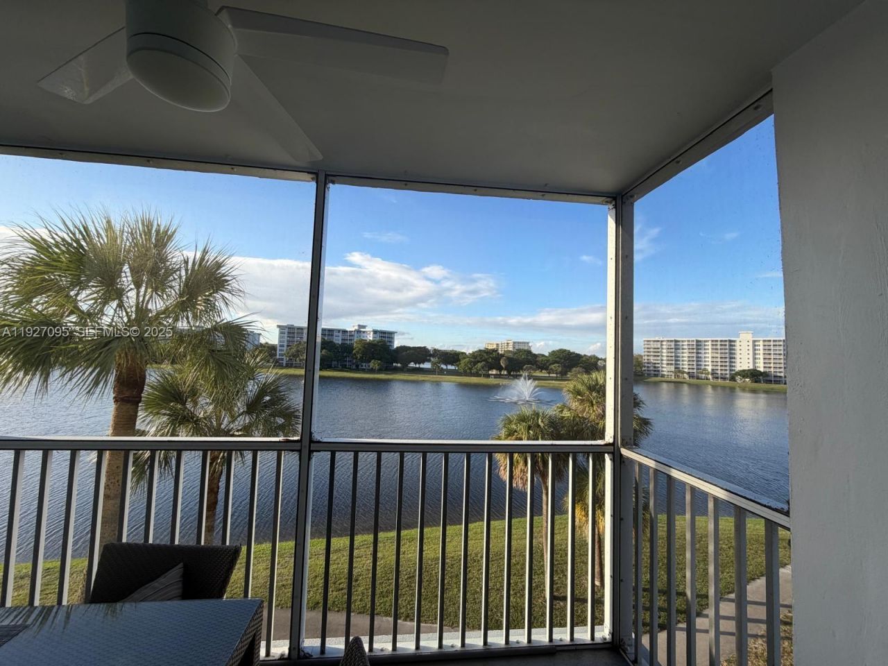 2801 N Palm Aire Dr, Unit 405, Pompano Beach, FL 33069 Photo