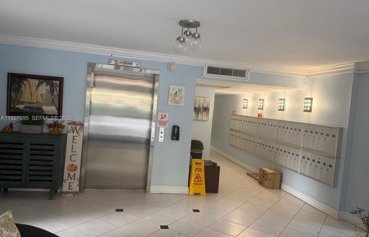 2801 N Palm Aire Dr, Unit 405, Pompano Beach, FL 33069 Photo