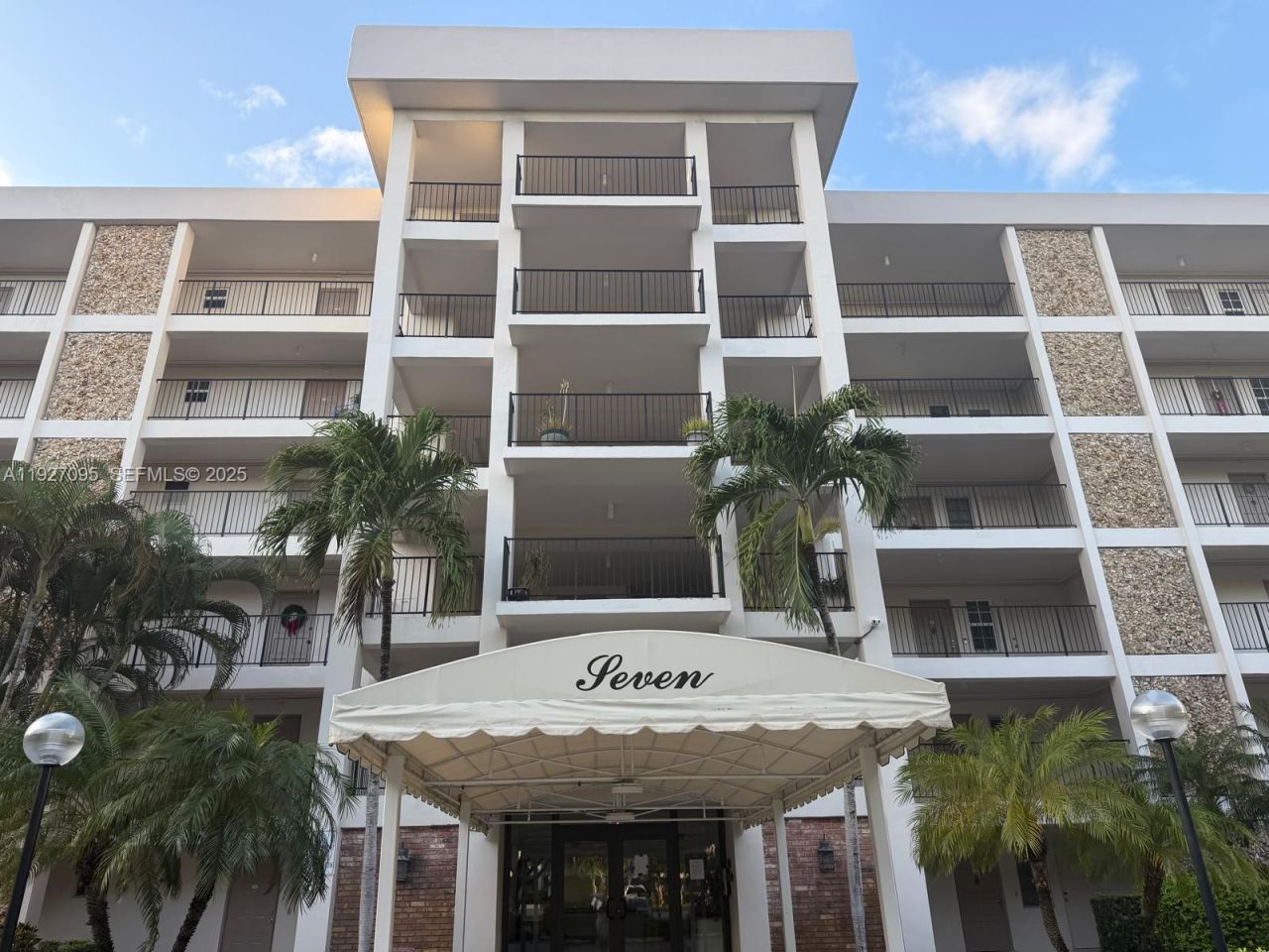 2801 N Palm Aire Dr, Unit 405, Pompano Beach, FL 33069 Photo