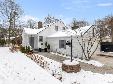 30706 Everett Street, Southfield, MI 48076