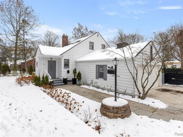 30706 Everett Street, Southfield, MI 48076