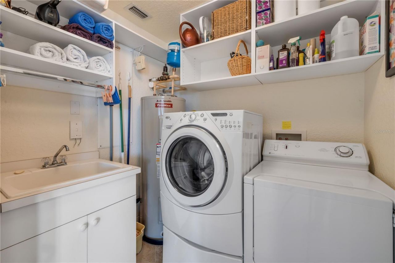 261 Minorca Beach Way, Unit 406, New Smyrna Beach, FL 32169 Photo