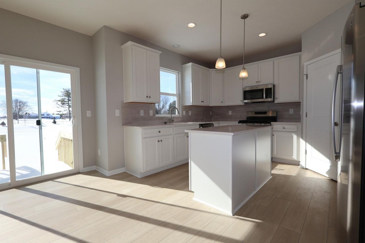 2714 Charlotte Way, Delaware, OH 43015 Main Photo