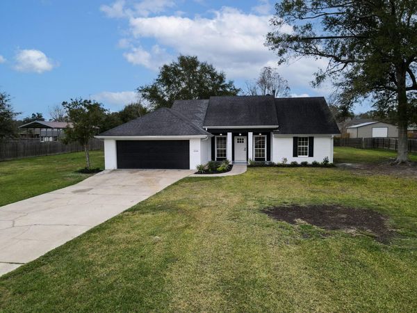 2720 Twin Oaks Dr, Sulphur, LA 70663