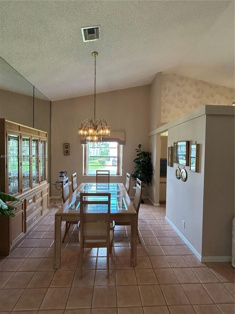 5275 Tiffany Anne Cir, West Palm Beach, FL 33417 Photo