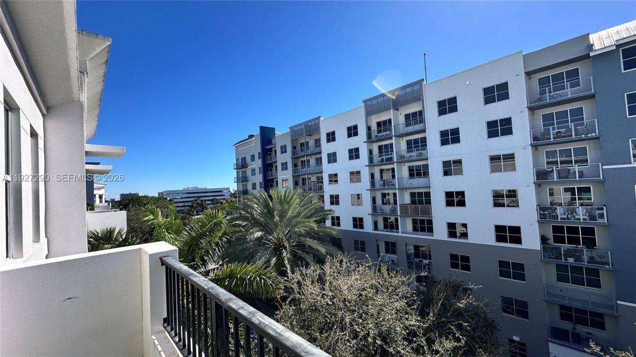 2401 NE 65th St, Unit 606, Fort Lauderdale, FL 33308 Photo