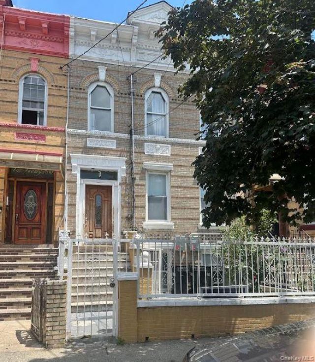 233 Sheridan Avenue, Brooklyn, NY 11208 Main Photo