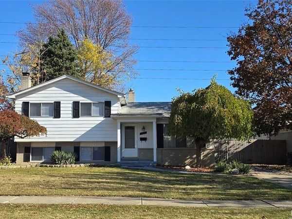 33828 Stonewood Drive, Sterling Heights, MI 48312