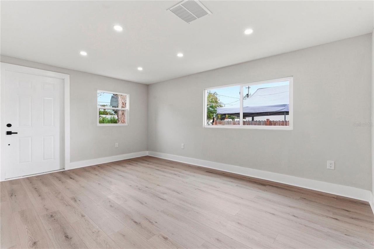 2516 W Kirby Street, Tampa, FL 33614 Photo