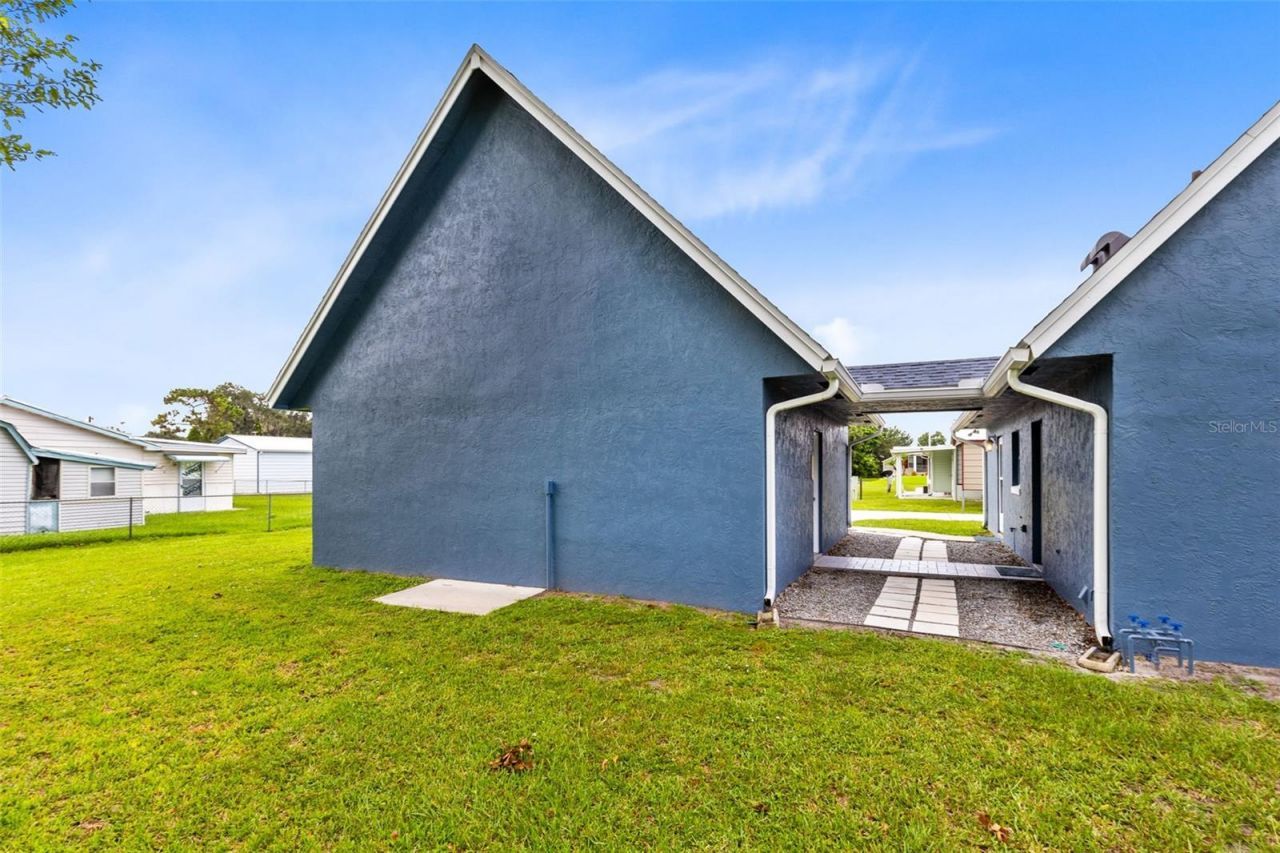 435 Lantern Drive, Kenansville, FL 34739 Photo